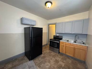 Main picture of 729 W Philadelphia St