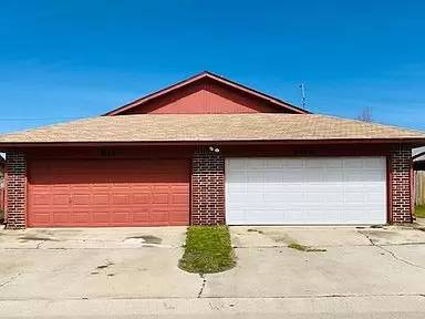 Main picture of 611 Peppertree Ln