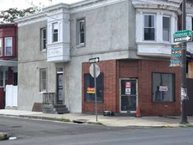 Main picture of 317 S 52nd St