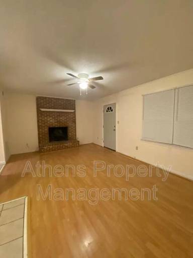 Main picture of 185 Shoemaker Ct