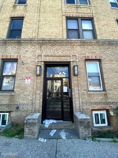 Main picture of 862 Pavonia Ave