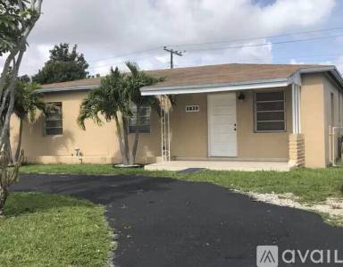 Main picture of 3820 E 10th Ave