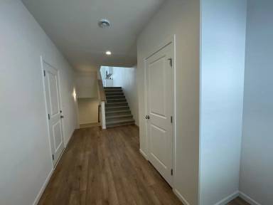 Main picture of 1014 61st Ave W