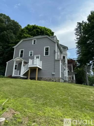 Main picture of 301 E Main St