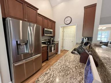 Main picture of 230 Maplewood Dr