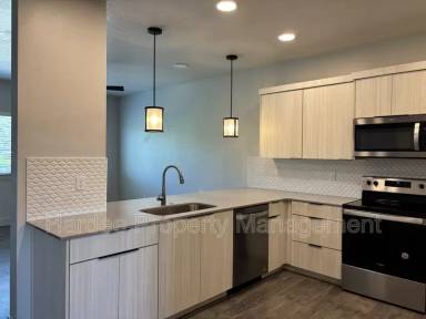 Main picture of 3711 S Council Spring Rd