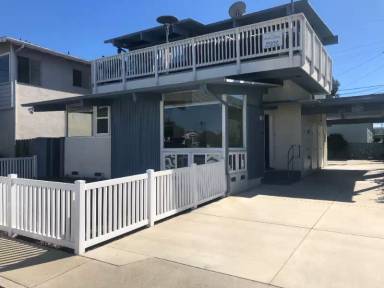 Main picture of 205 W Mariposa