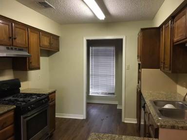 Main picture of 1201 Ashbourne Ln