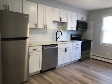 Main picture of 92 Elm St