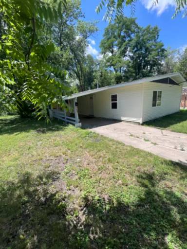 Main picture of 1407 E 50th Pl