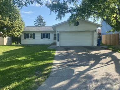 Main picture of 3314 Village Green Dr