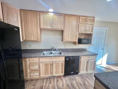Main picture of 2521 NE Cretia Ct