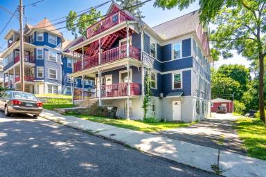 Main picture of 30 Chestnut St