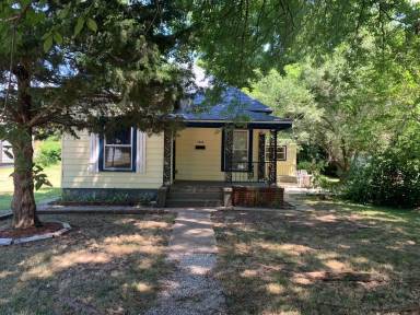 Main picture of 1444 N Sherman Ave