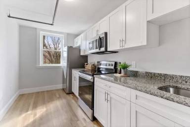Main picture of 40 Butler Rd