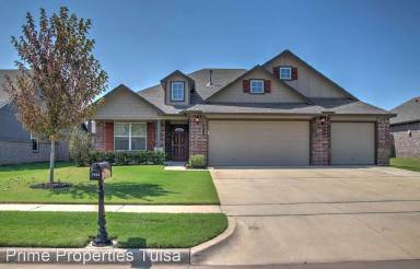 Main picture of 7302 S Laurel Pl