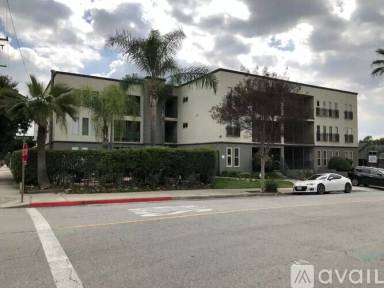 Main picture of 210 W Lemon Ave