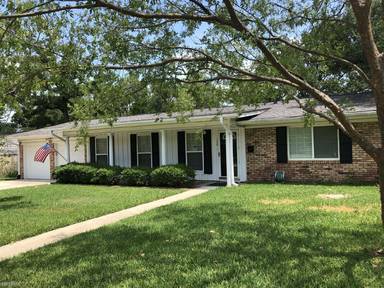 Main picture of 109 Redbud St