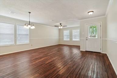 Main picture of 2309 Maple Dr