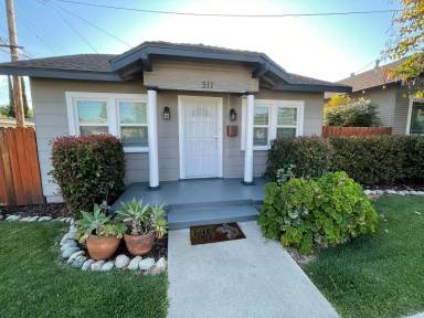 Main picture of 302 W Palm Ave