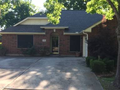 Main picture of 326 S 15th St