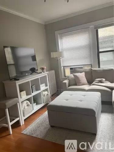 Main picture of 420 W Surf St
