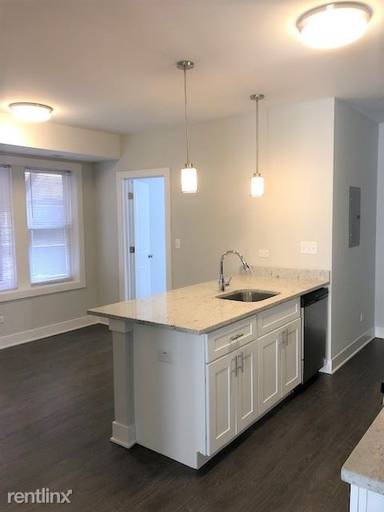 Main picture of 1607 W Foster Ave