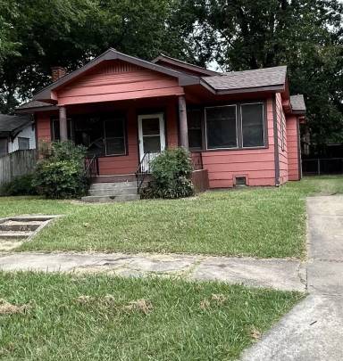 Main picture of 2414 Columbus St
