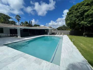Main picture of 2115 Alamanda Dr