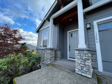 Main picture of 17094 SE Tranquil St