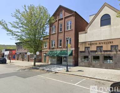 Main picture of 100 Church St