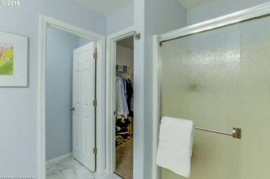 Main picture of 605 SE Jack Ave