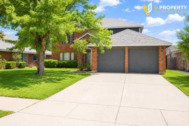 Main picture of 1423 Lakeshore Dr
