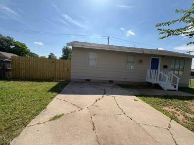 Main picture of 1439 NE 24th St