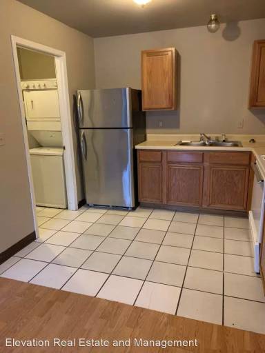 Main picture of 1706 Powell St