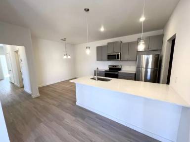 Main picture of 5536 Itasca St