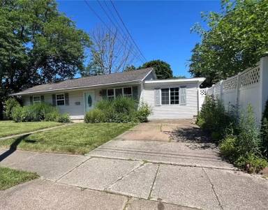 Main picture of 1126 E 40th St