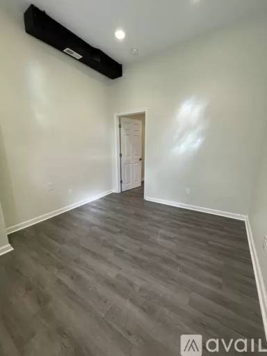 Main picture of 2003 S 7th St