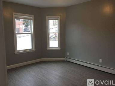 Main picture of 424 Bowdoin St