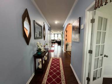 Main picture of 137 Sequoia St