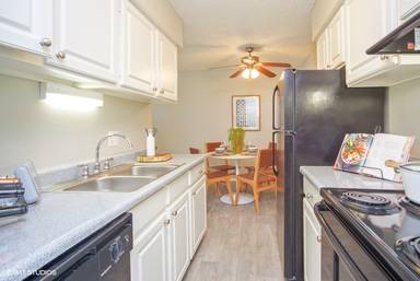 Main picture of Boulder Crossroads Apartments