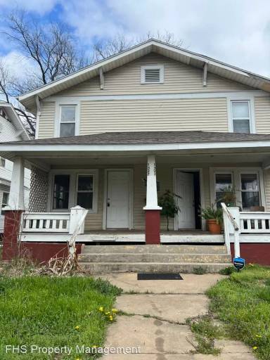 Main picture of 1315 W Mount Vernon St