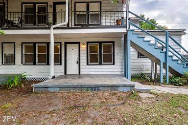 Main picture of 711 E James St
