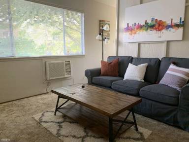 Main picture of 2721 I St