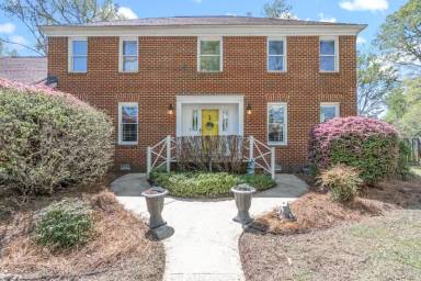 Main picture of 4125 Duke of Gloucester Dr