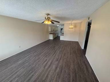 Main picture of 710 W Rosewood Ln
