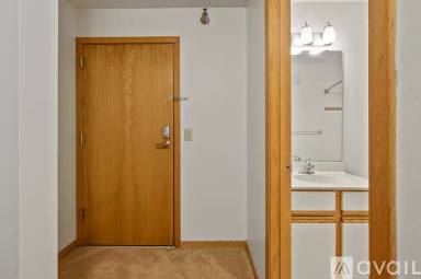 Main picture of 5200 Lincoln Dr
