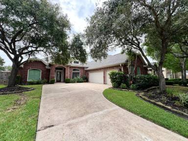 Main picture of 2215 Dorman Ct