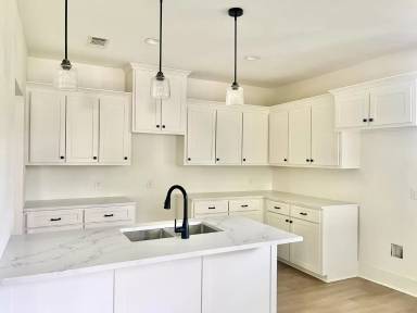 Main picture of 912 Park Blvd