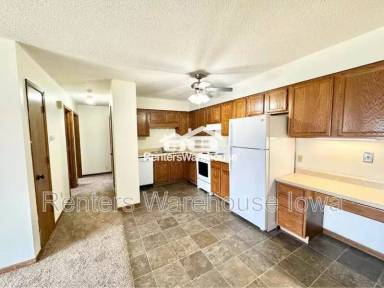 Main picture of 1115 W 1st St